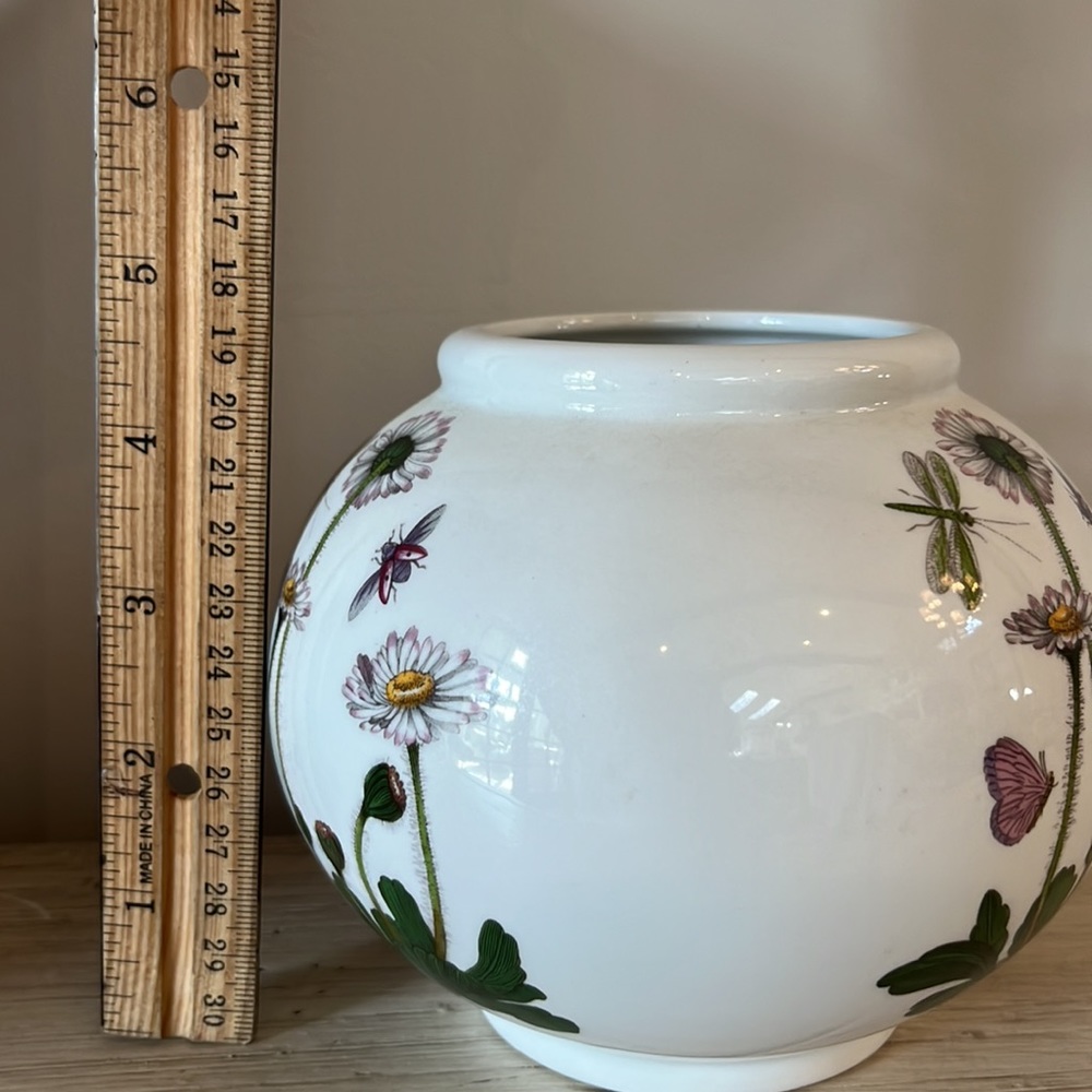 Classic Portmeirion Globe Vase - Picture 9 of 9